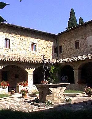 Assisi: San Damiano - Klosterinnenhof