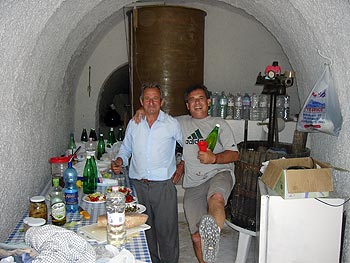 Ischia: Weinbergwanderung - Keller von Francesco
