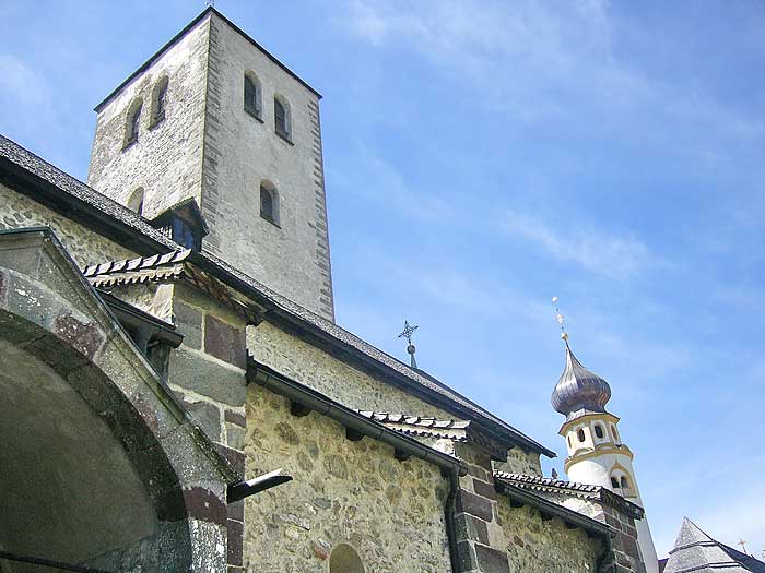 Innichen: Turm der Stiftskirche