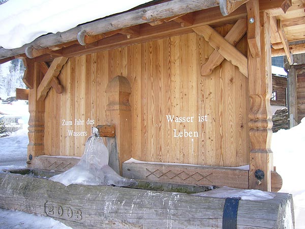 Pfelders in Südtirol: Dorfbrunnen